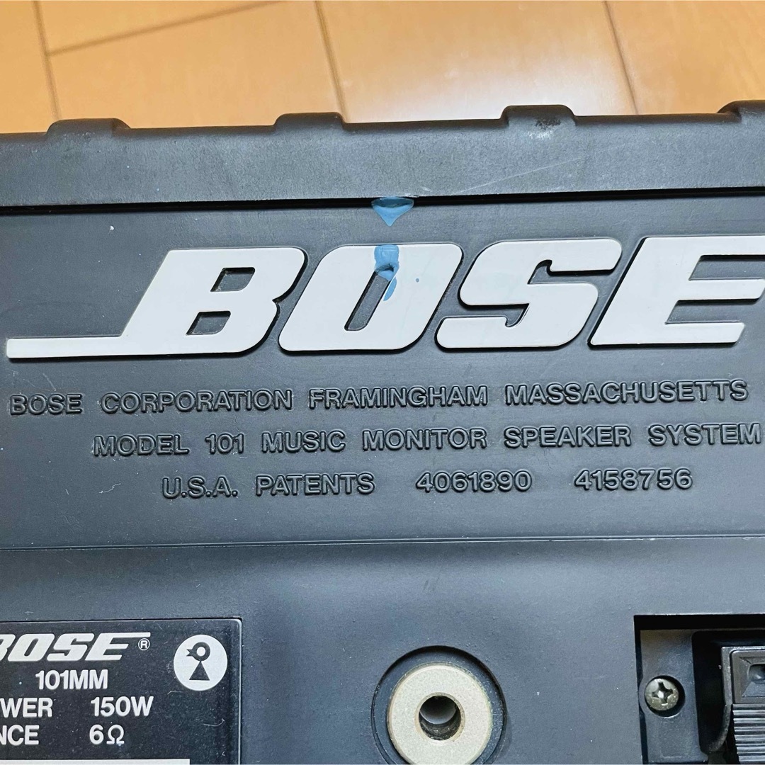 BOSE(ボーズ)の⚫️BOSE ボーズ 101MM スピーカー ペア シリアル連番 天吊り金具付き スマホ/家電/カメラのオーディオ機器(スピーカー)の商品写真