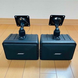 ボーズ(BOSE)の⚫️BOSE ボーズ 101MM スピーカー ペア シリアル連番 天吊り金具付き(スピーカー)