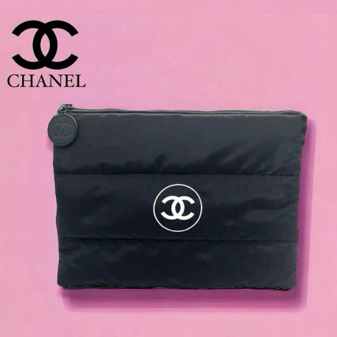 CHANEL(シャネル)の【新品未使用】CHANEL ノベルティ　ポーチ　シャネル　ブラック レディースのファッション小物(ポーチ)の商品写真