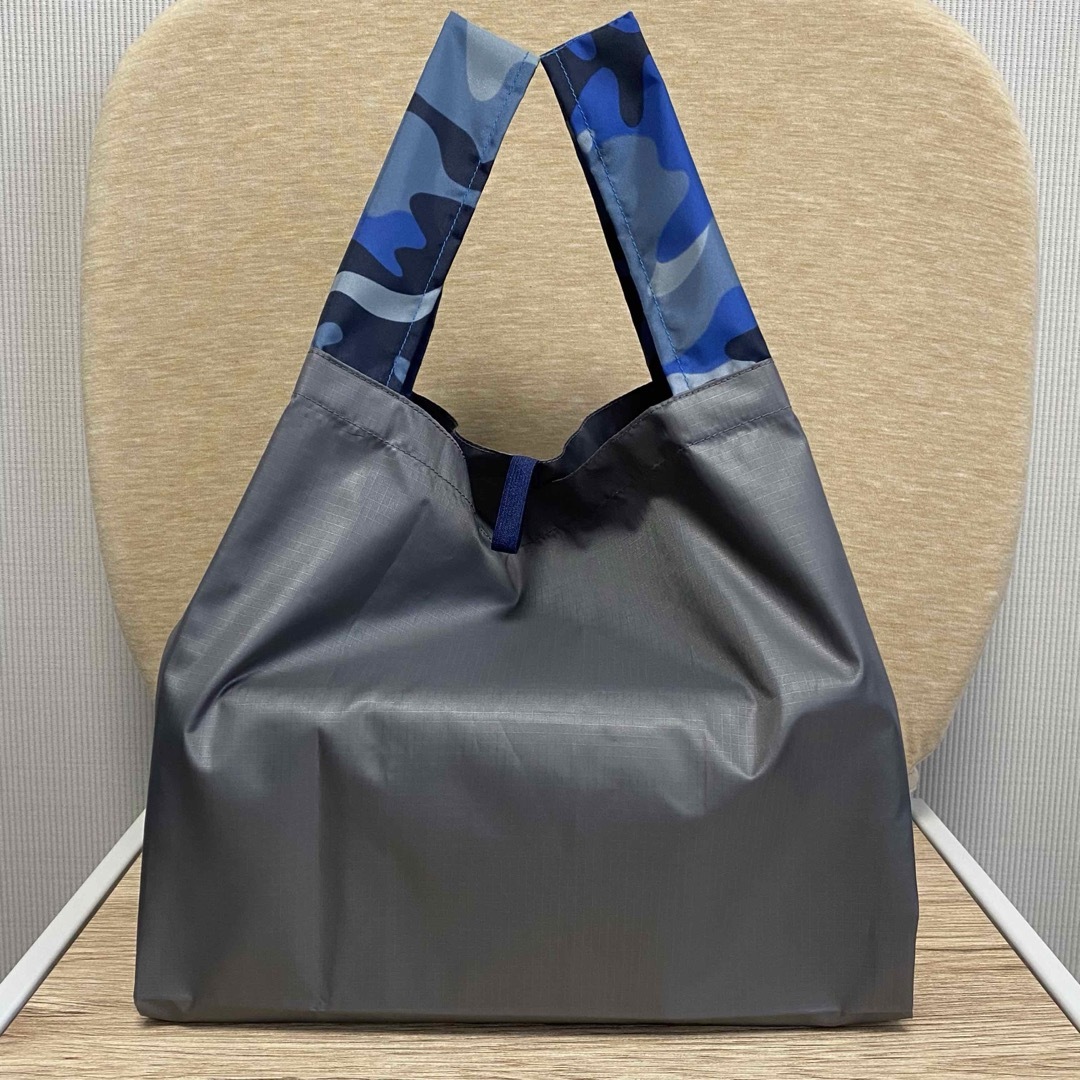 エコバッグ　ハンドメイド　コンビニ　お弁当　折り畳み　迷彩　撥水　超コンパクト ハンドメイドのファッション小物(バッグ)の商品写真