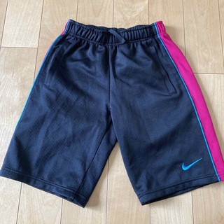 ナイキ　NIKE ハーフパンツ　キッズ　男の子用　Sサイズ　135㎝