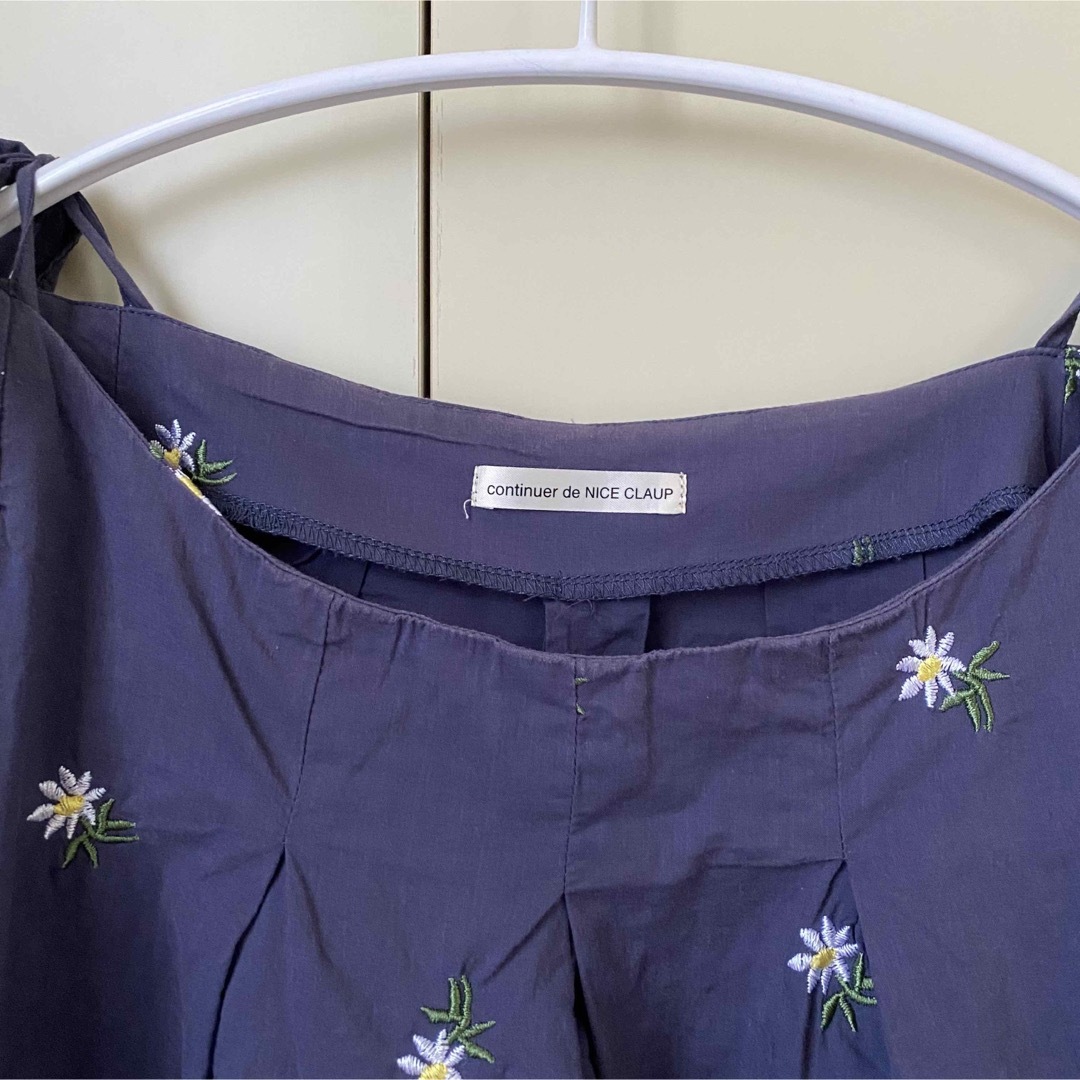NICE CLAUP(ナイスクラップ)のナイスクラップ　花柄 ブラウス レディースのトップス(シャツ/ブラウス(半袖/袖なし))の商品写真