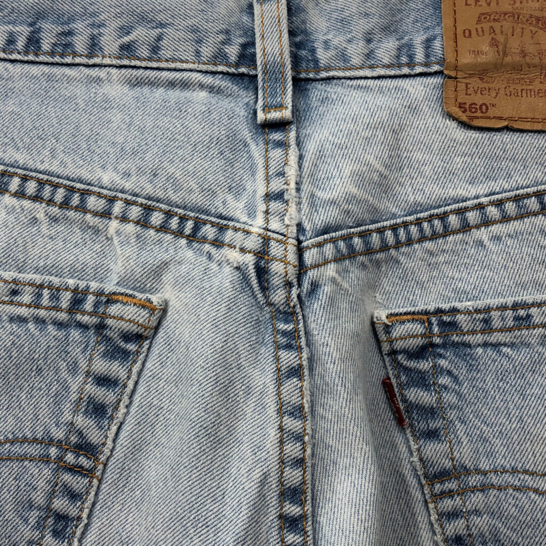 Levi's(リーバイス)のUSA製 Levi's リーバイス 560 テーパード デニムパンツ ライトブルー (メンズ W34 L34) 中古 古着 Q7174 メンズのパンツ(デニム/ジーンズ)の商品写真