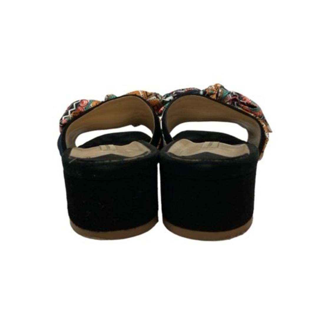FABIO RUSCONI(ファビオルスコーニ)のファビオルスコーニ FABIO RUSCONI サンダル 総柄 黒 マルチカラー レディースの靴/シューズ(サンダル)の商品写真