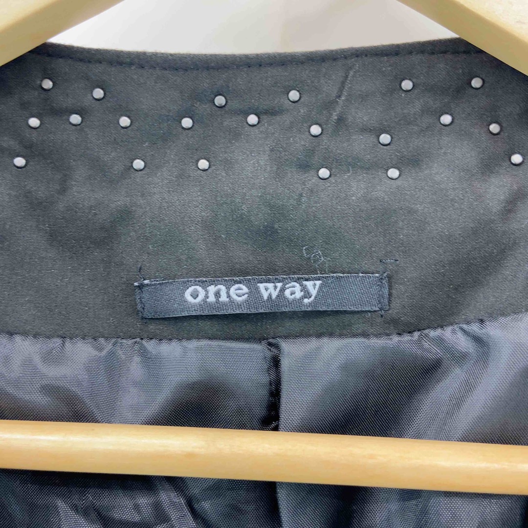 one*way(ワンウェイ)のoneway ワンウェイ　黒　×白　ツイード　前ファスナー　裏地付き　フェイクパール付き　ビジネス　学校訪問　参観　サイズF　 レディース ノーカラージャケット レディースのジャケット/アウター(テーラードジャケット)の商品写真