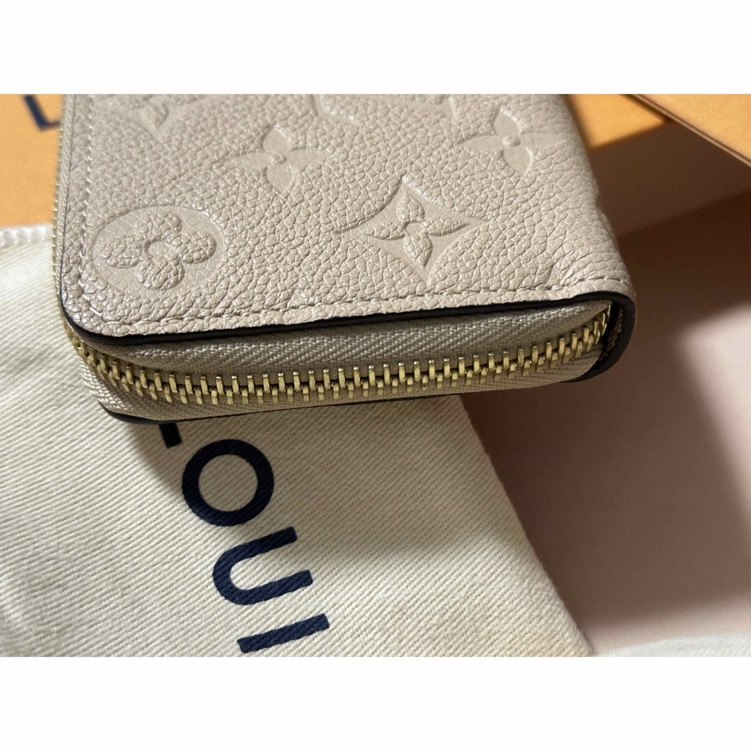 LOUIS VUITTON(ルイヴィトン)の■未使用■グレー ルイヴィトン ポルトフォイユクレマンス  アンプラント 長財布 レディースのファッション小物(財布)の商品写真