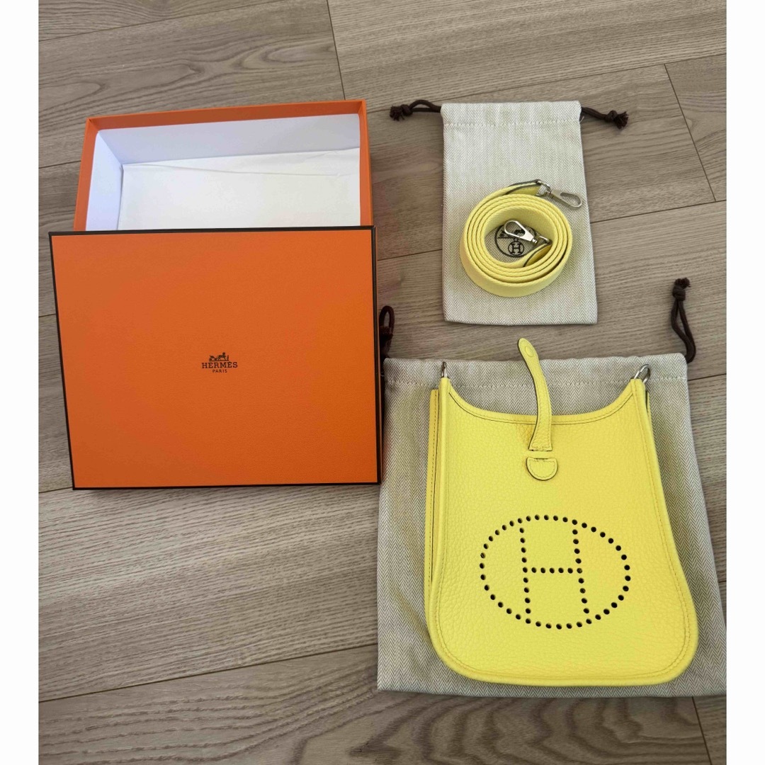 Hermes(エルメス)のエルメス ミニエブリン リモンチェッロ レディースのバッグ(ショルダーバッグ)の商品写真