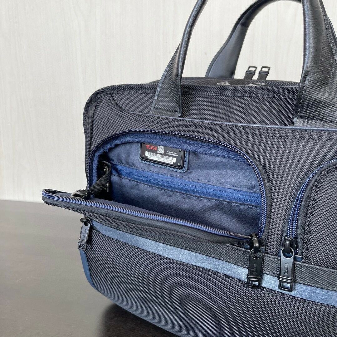 TUMI(トゥミ)のTUMI 2603141 オーガナイザーラップトップブリーフ ブラック メンズのバッグ(トートバッグ)の商品写真