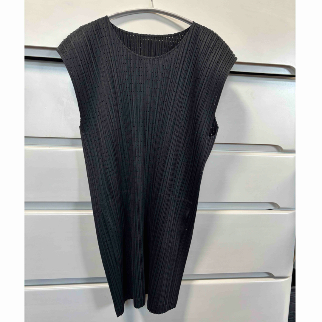 PLEATS PLEASE ISSEY MIYAKE(プリーツプリーズイッセイミヤケ)のプリーツプリーズSTARDUST BLACK レディースのトップス(シャツ/ブラウス(半袖/袖なし))の商品写真