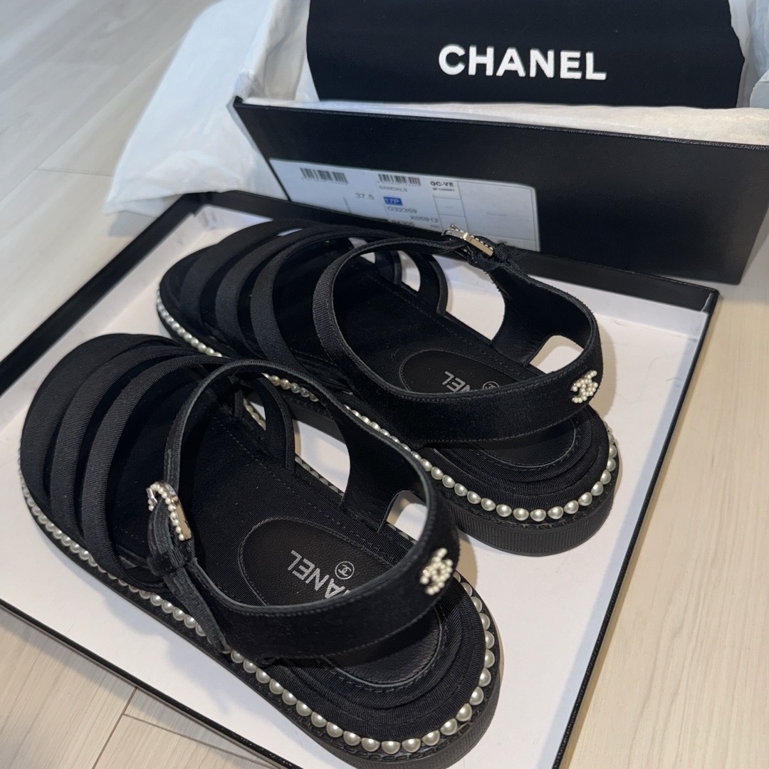 CHANEL(シャネル)のシャネルパールスポーツサンダルスポサンロゴ美品37.5 レディースの靴/シューズ(サンダル)の商品写真