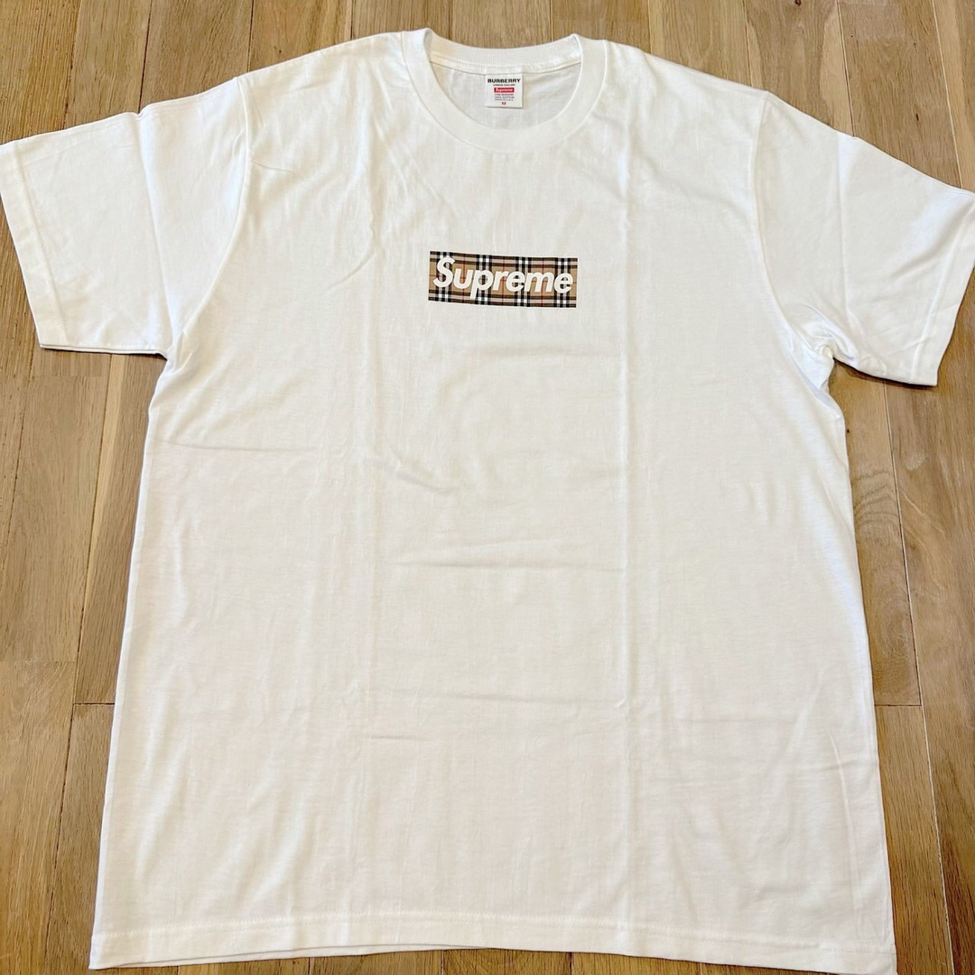 Supreme(シュプリーム)のシュプリーム ×バーバリー Burberry ボックスロゴTシャツ　正規品　M メンズのトップス(Tシャツ/カットソー(半袖/袖なし))の商品写真