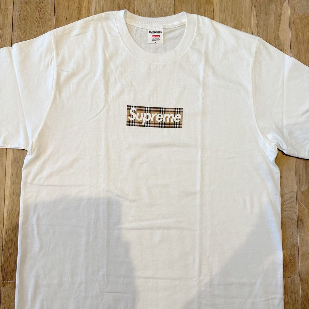 Supreme(シュプリーム)のシュプリーム ×バーバリー Burberry ボックスロゴTシャツ　正規品　M メンズのトップス(Tシャツ/カットソー(半袖/袖なし))の商品写真