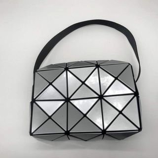 バオバオイッセイミヤケ(BaoBaoIsseyMiyake)のバオバオイッセイミヤケ　新品　トートバッグ  2✖️3 シルバー(ショルダーバッグ)