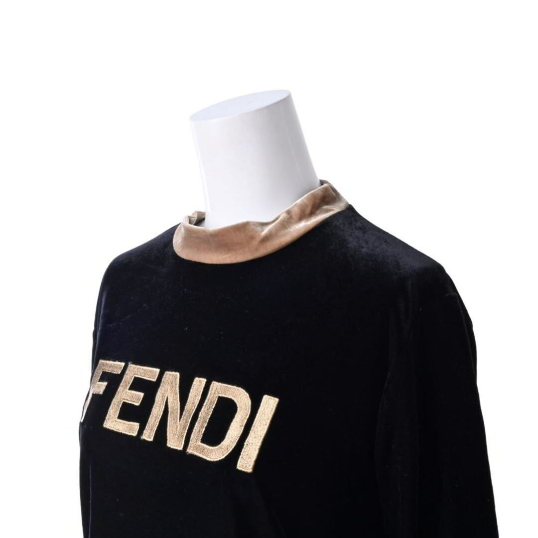 FENDI(フェンディ)のFENDI  ロゴ刺繍 ベロア トップス レディースのトップス(Tシャツ(半袖/袖なし))の商品写真