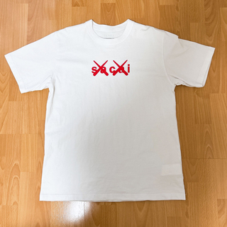 sacai - サカイ Sacai xカウズ KAWS サイズ:4 21SS Tシャツ　美品