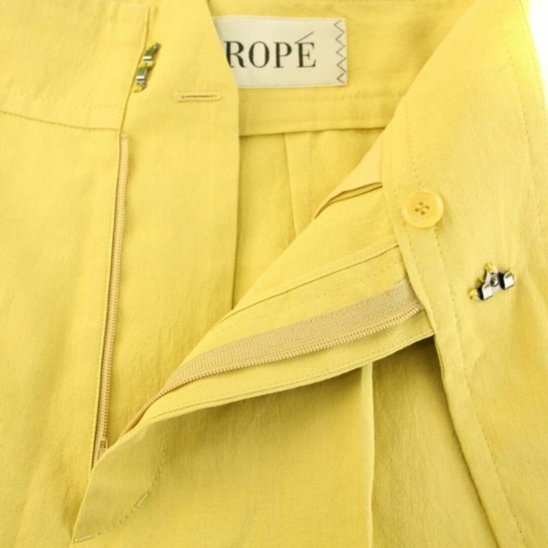ROPE’(ロペ)のロペ リネンライクハイウェストタックパンツ テーパード スラックス 38 黄色 レディースのパンツ(その他)の商品写真