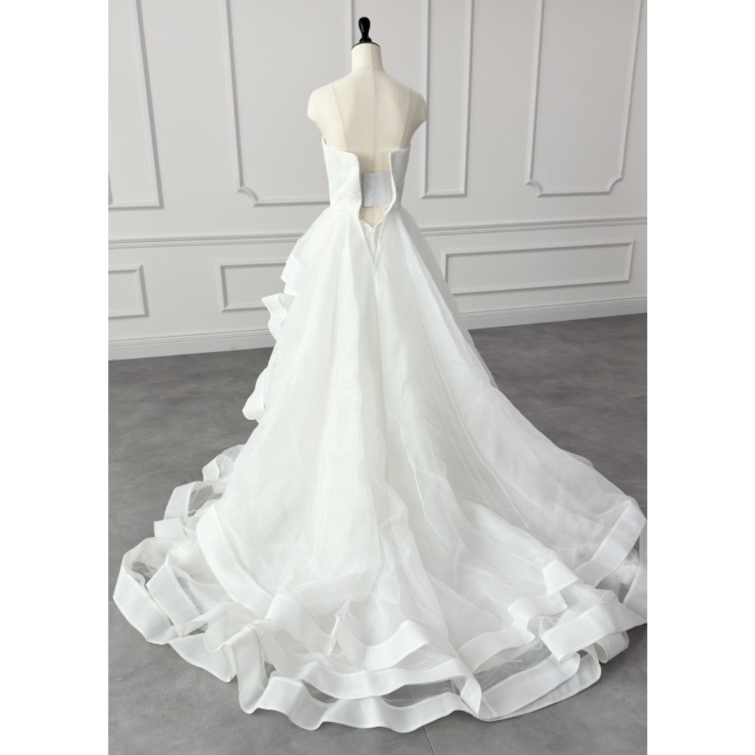 リソルロイヤル Resoll Royal ベルサンディ VERTHANDISETBO Aライン ウェディングドレス ホワイト ファーストオーナー ハートカット アシンメトリー レディースのフォーマル/ドレス(ウェディングドレス)の商品写真