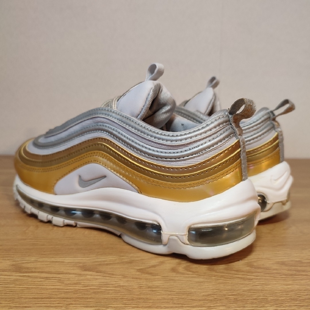 NIKE(ナイキ)の特別モデル NIKE WMNS AIR MAX 97 SE 23cm レディースの靴/シューズ(スニーカー)の商品写真