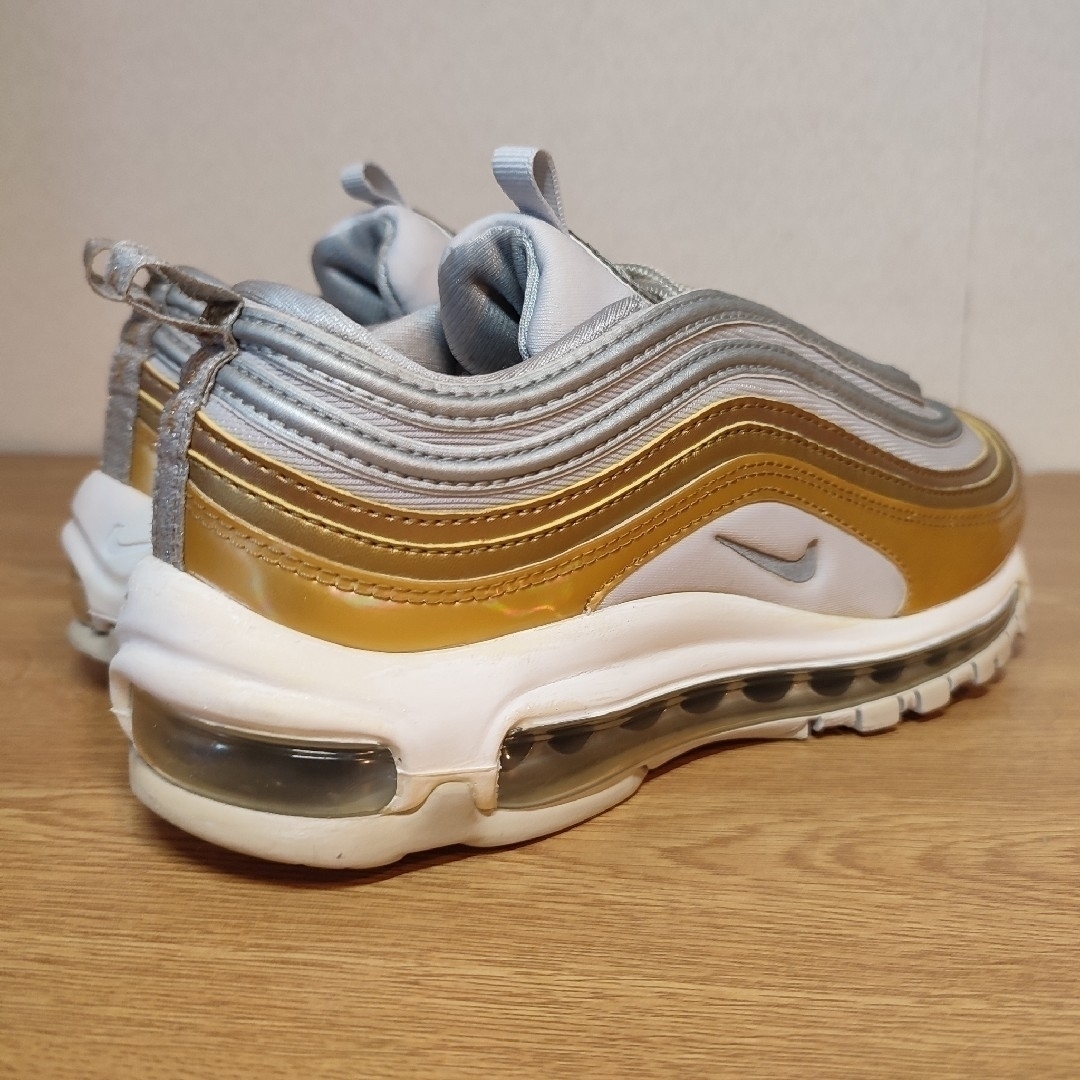 NIKE(ナイキ)の特別モデル NIKE WMNS AIR MAX 97 SE 23cm レディースの靴/シューズ(スニーカー)の商品写真