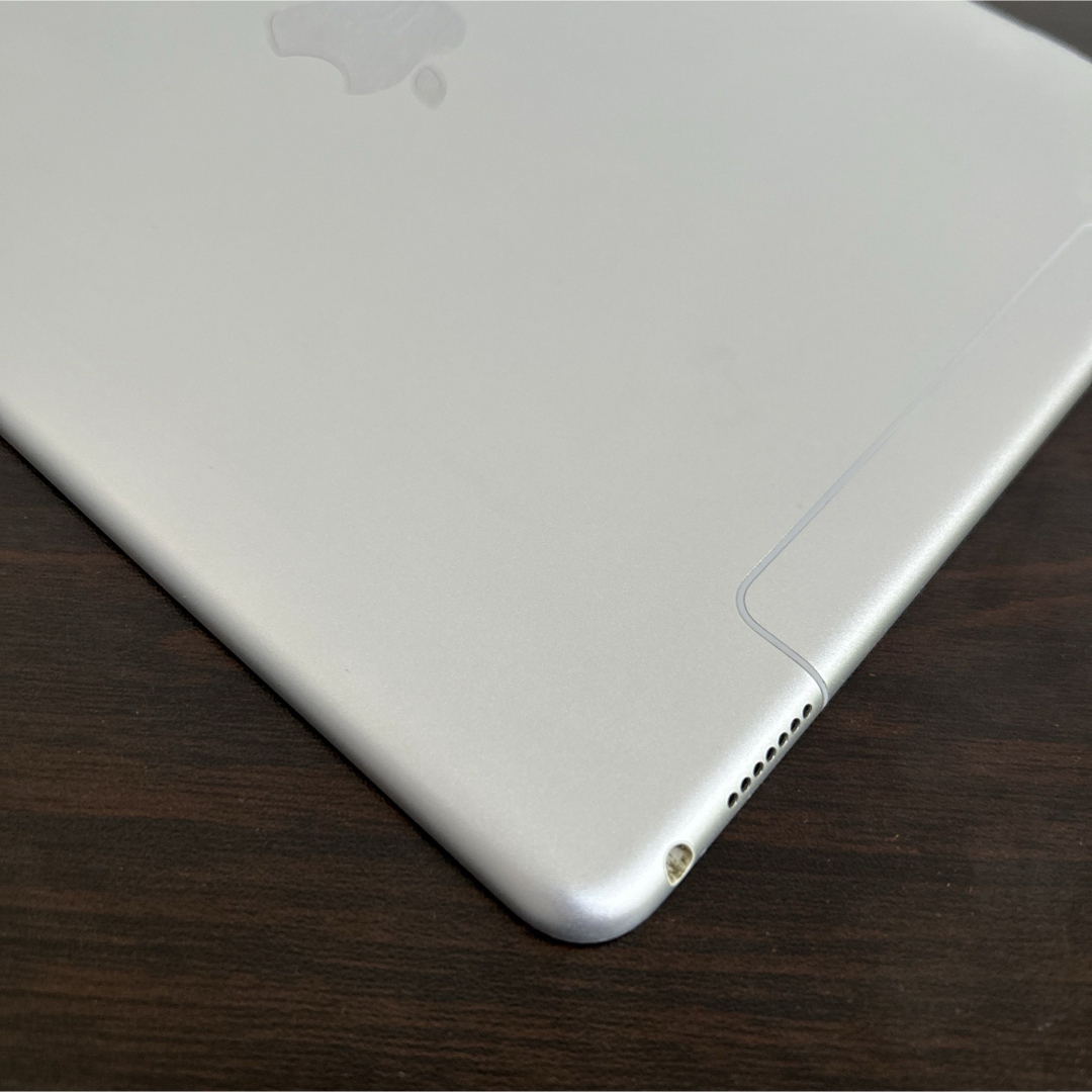 iPad(アイパッド)の9316 美品 iPad Pro 128GB 9.7インチ SIMフリー スマホ/家電/カメラのPC/タブレット(タブレット)の商品写真