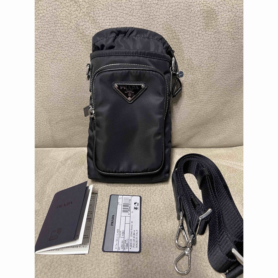 PRADA(プラダ)のPRADA Re-Nylon スマートフォンケース　ミニショルダーバッグ メンズのバッグ(ショルダーバッグ)の商品写真