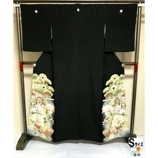 【中古】留袖 正絹 黒地に御所車模様 アンティーク 裄62cm Sサイズ(着物)