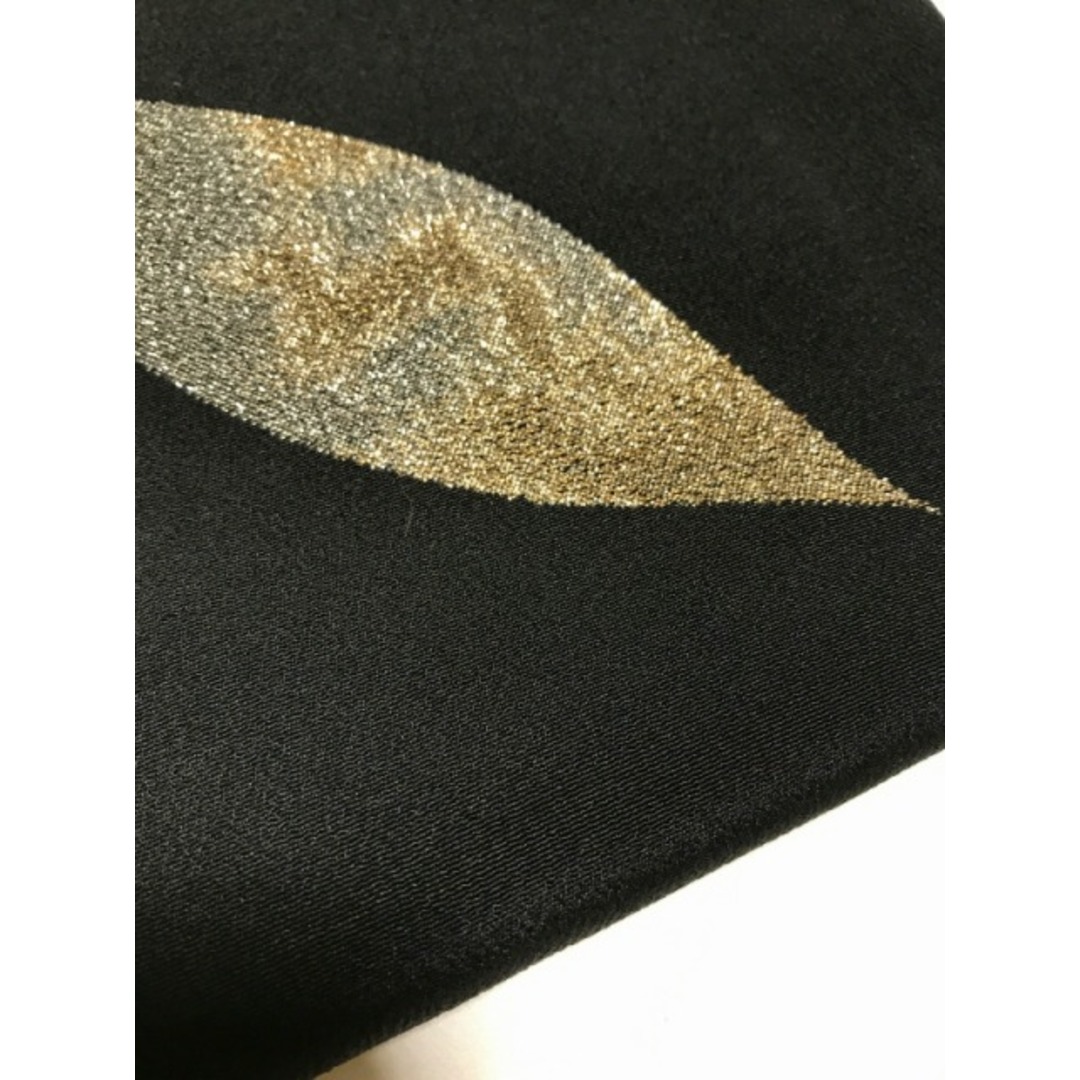【中古】紬 正絹 黒地にリーフ文様 アンティーク 裄63cm Mサイズ レディースの水着/浴衣(着物)の商品写真