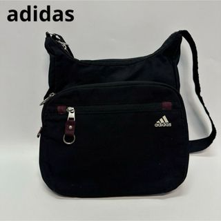 アディダス(adidas)のadidas ショルダーバッグ　ブラック　黒　斜めがけ　肩掛け　かばん(ショルダーバッグ)