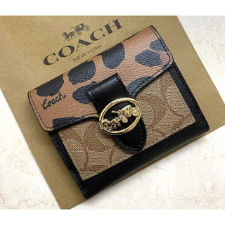 コーチ(COACH)の[新品未使用]✨COACHシグネチャー×豹柄二つ折り財布✨ミニ財布✨(財布)
