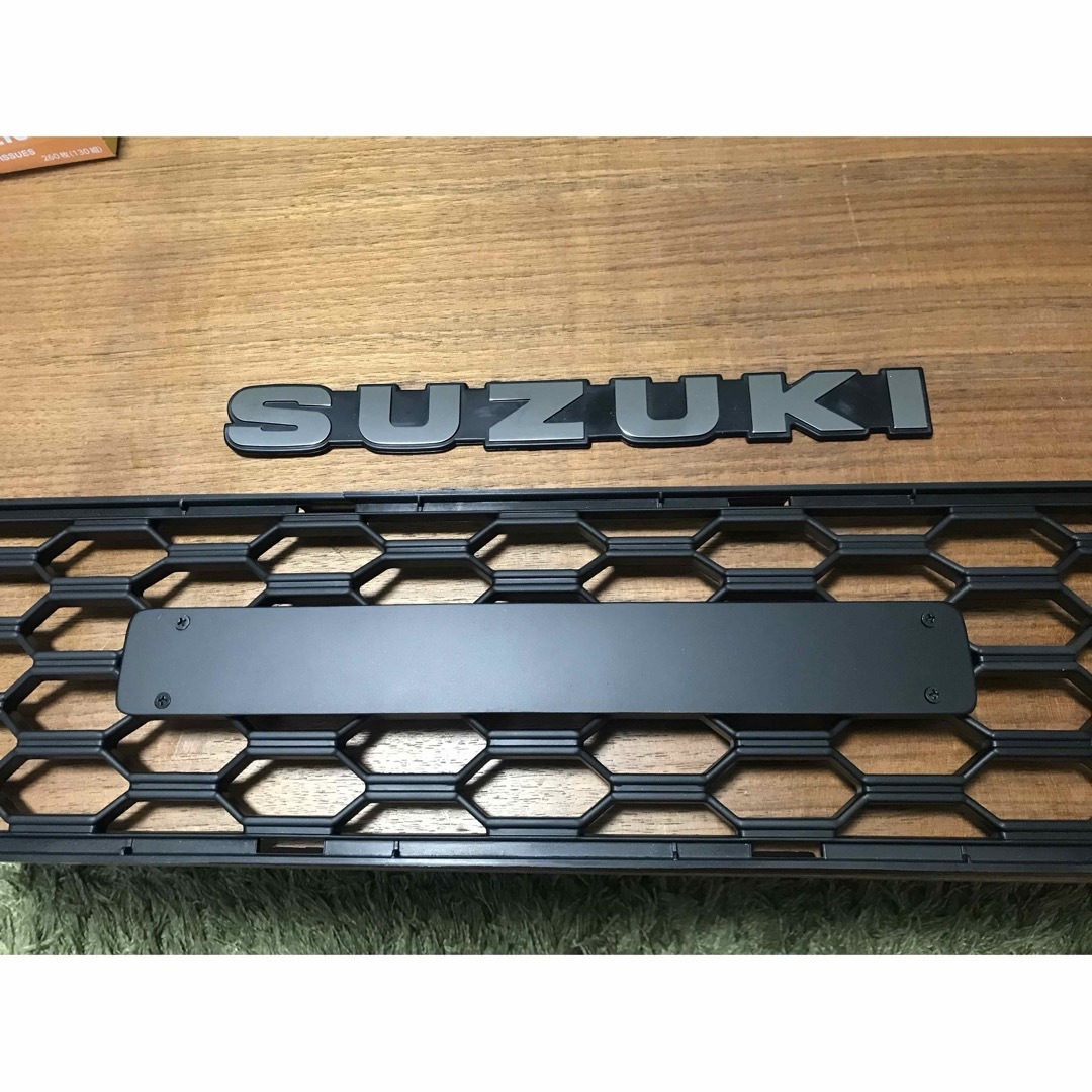 ジムニーjb64/74 元祖!SUZUKI活字体エンブレム 完全ウレタン ジムニーjb64/74 元祖!SUZUKI活字体エンブレム 完全ウレタン