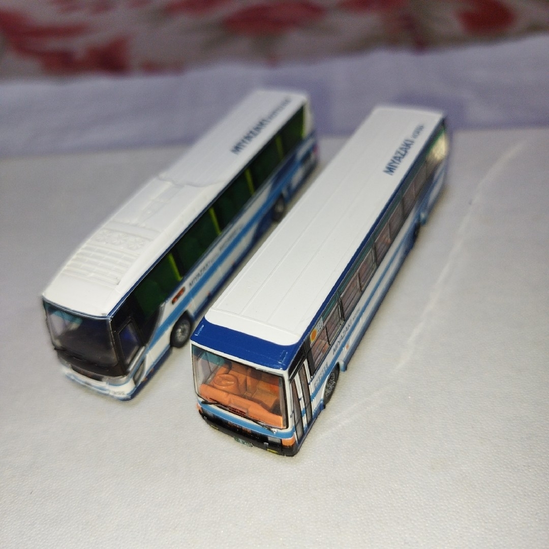 宮崎交通バス　フェニックス号　三菱ふそうエアロバス　2台 エンタメ/ホビーのおもちゃ/ぬいぐるみ(鉄道模型)の商品写真