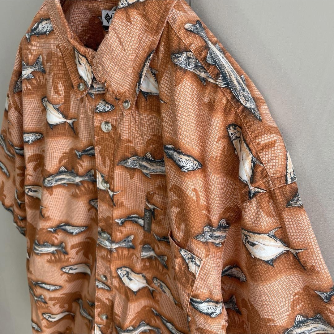Columbia(コロンビア)の【総柄魚デザイン】Columbiaアロハシャツ古着オレンジ半袖鯵秋刀魚鮪sk8 メンズのトップス(シャツ)の商品写真