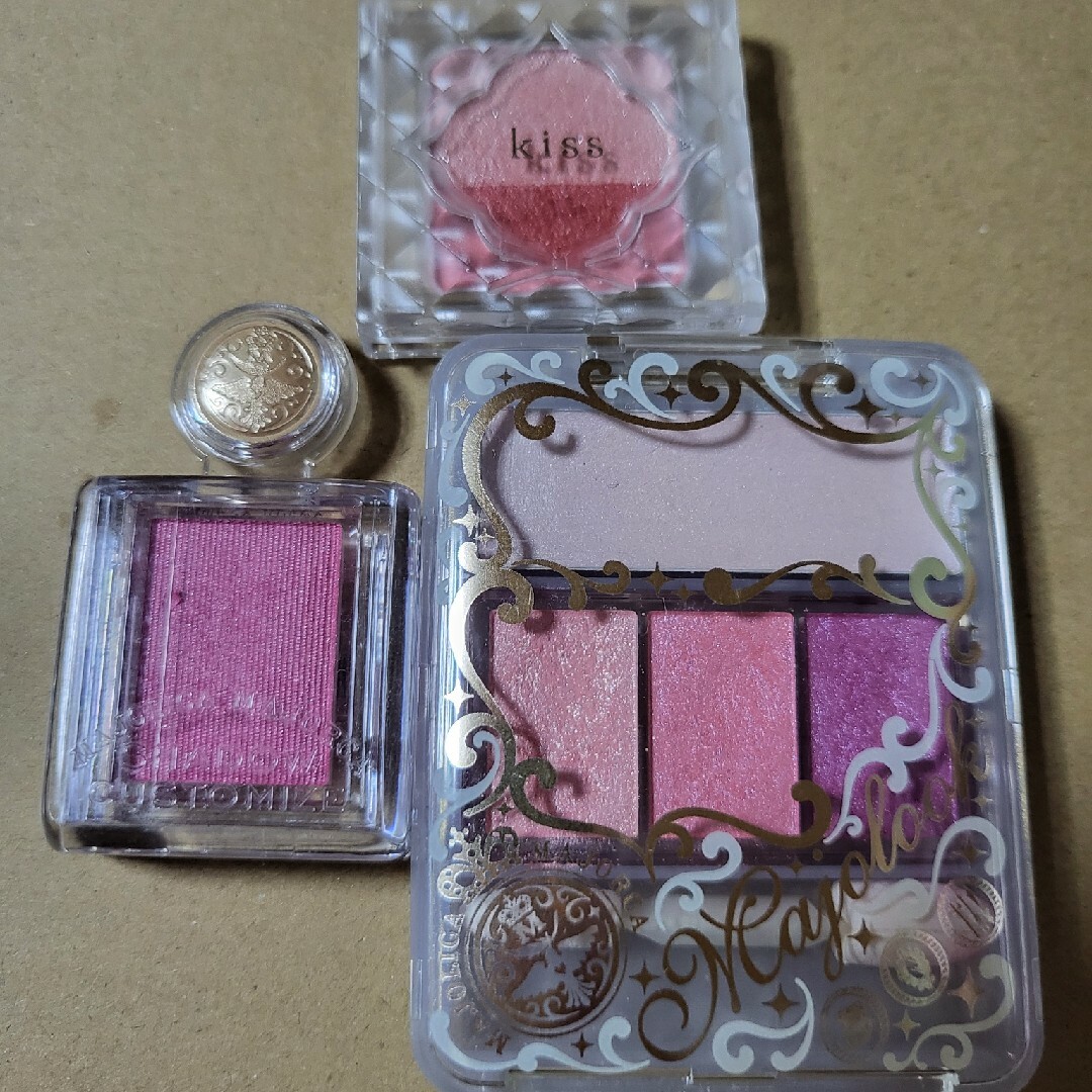 ピンクアイシャドウセット コスメ/美容のベースメイク/化粧品(アイシャドウ)の商品写真