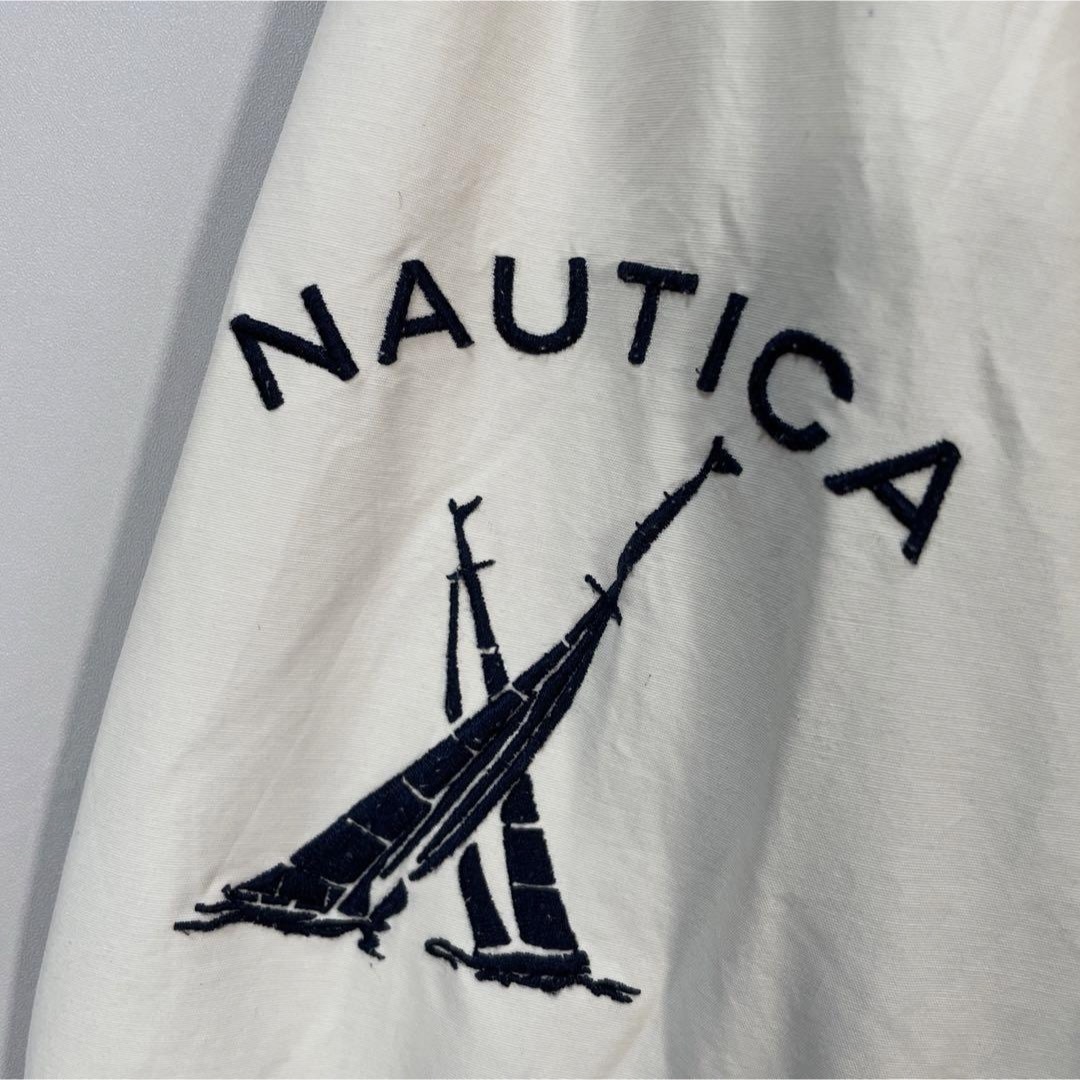 NAUTICA(ノーティカ)の【セーリングジャケット、刺繍ロゴ】NAUTICAレトロ古着オフホワイト長袖M メンズのジャケット/アウター(ナイロンジャケット)の商品写真