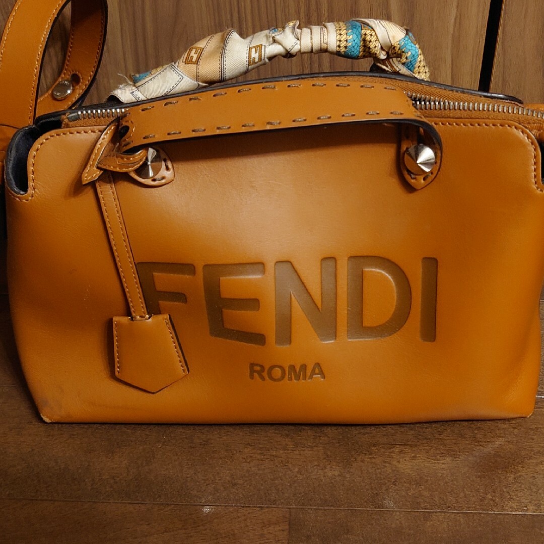 FENDI(フェンディ)のFENDIバイ・ザ・ウェイ レディースのバッグ(ショルダーバッグ)の商品写真