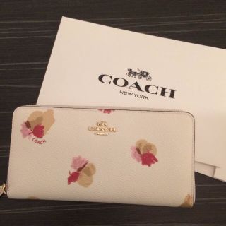 コーチ(COACH)の【新品未使用】コーチ 財布 フラワー 花 ホワイト 白 ピンク(財布)