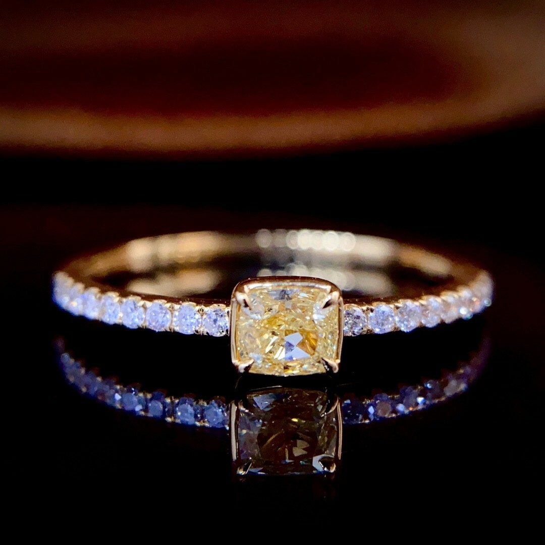 イエローダイヤモンド付きリングk18 レディースのアクセサリー(リング(指輪))の商品写真