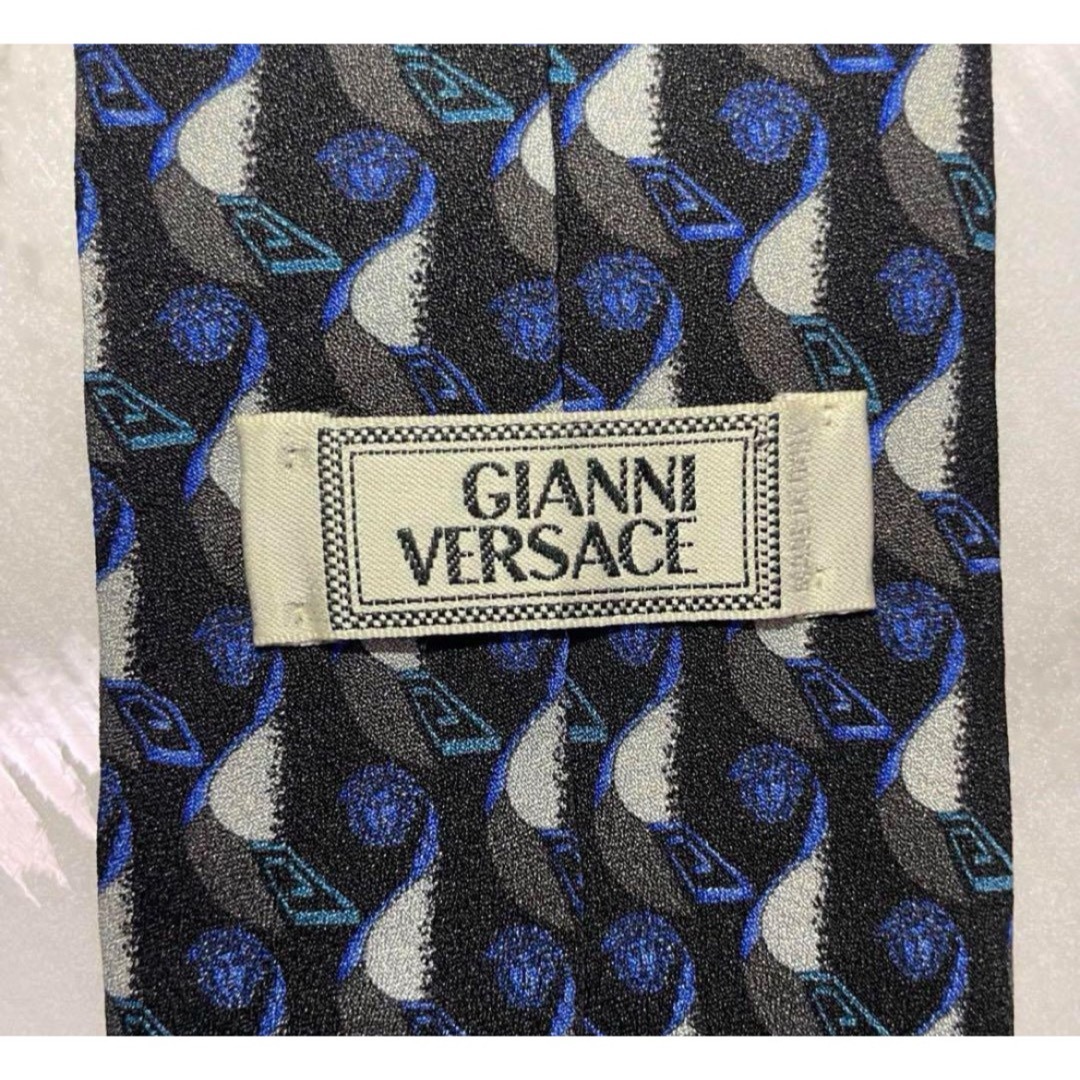 Gianni Versace(ジャンニヴェルサーチ)の 【荒波風メデューサ柄】190ジャンニヴェルサーチネクタイ  VERSACE メンズのファッション小物(ネクタイ)の商品写真