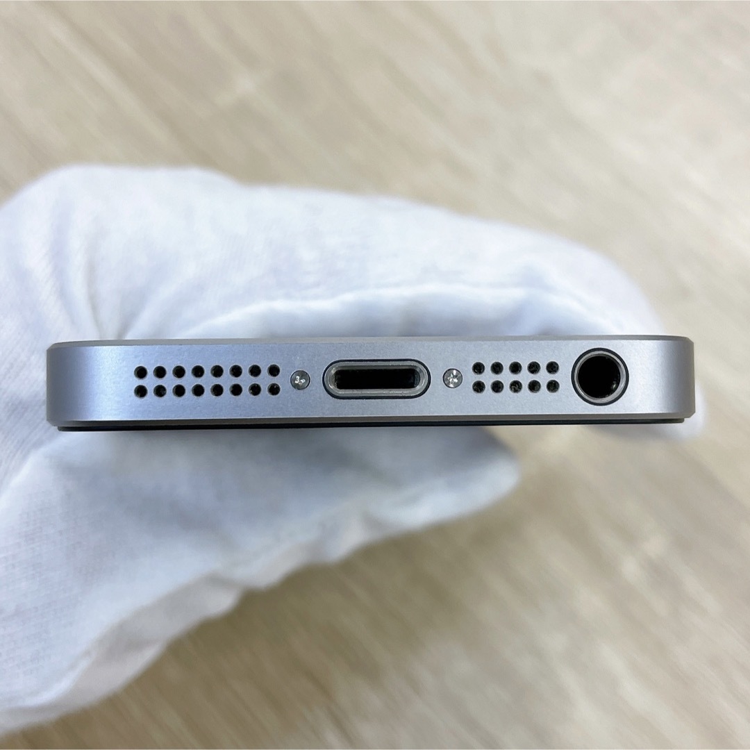 iPhone SE 第1世代 32GB シルバー SIMフリー iPhone SE 第1世代 32GB シルバー SIMフリー