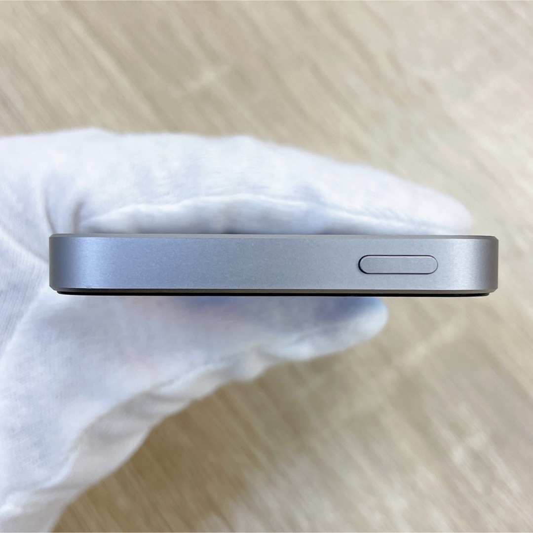 iPhone SE 第1世代 32GB シルバー SIMフリー iPhone SE 第1世代 32GB シルバー SIMフリー