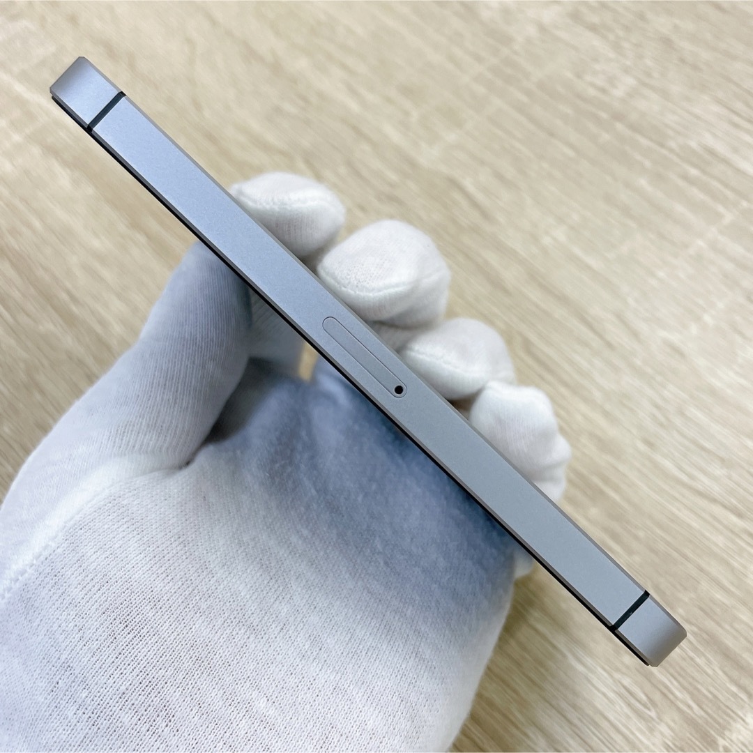 iPhone SE 第1世代 32GB シルバー SIMフリー iPhone SE 第1世代 32GB シルバー SIMフリー