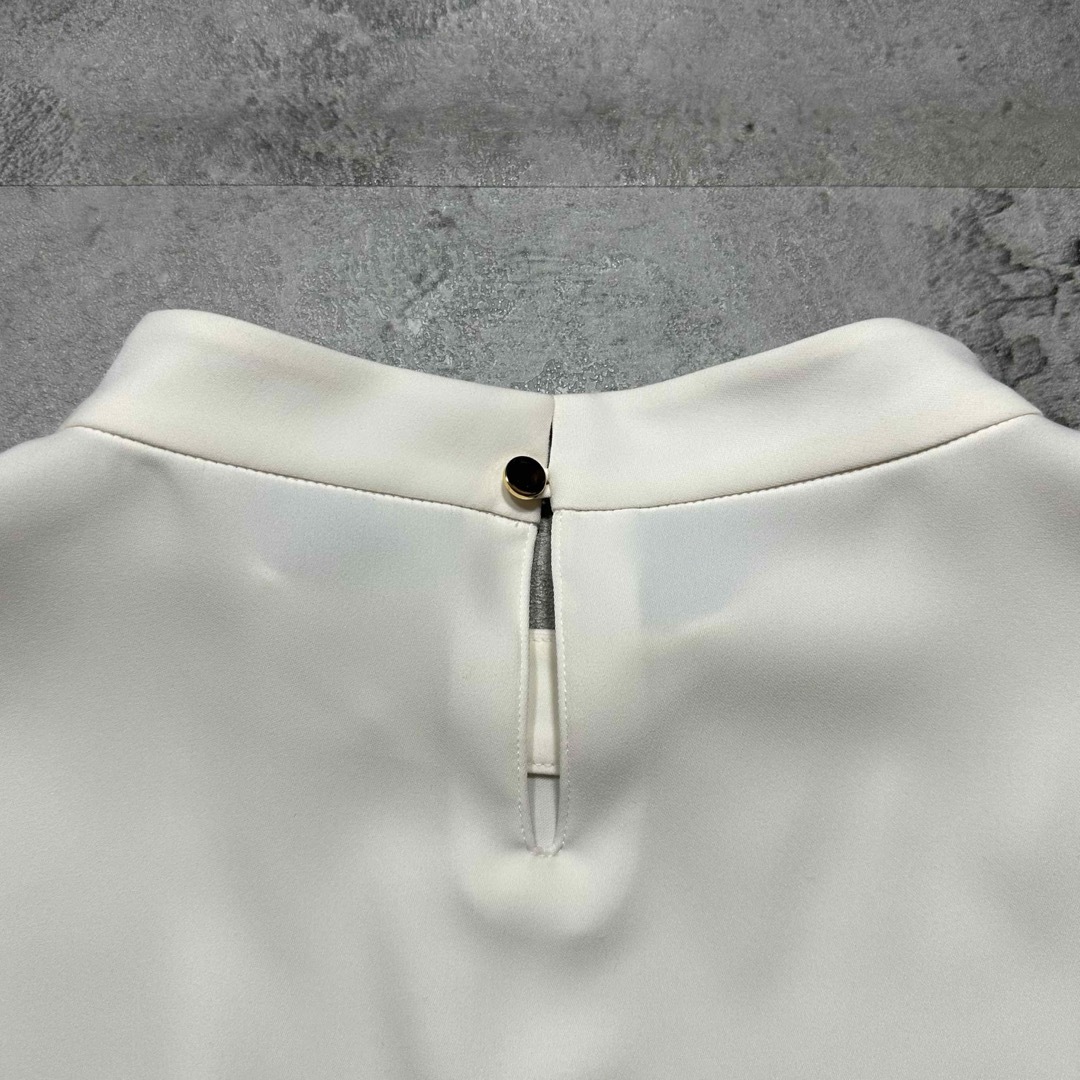 Noble(ノーブル)のNOBLE  ハイネック袖フレアブラウス レディースのトップス(シャツ/ブラウス(半袖/袖なし))の商品写真