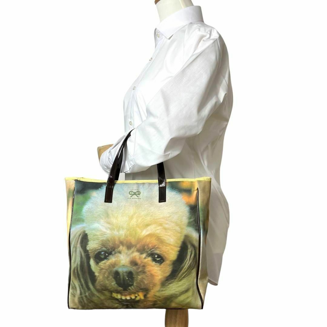 ANYA HINDMARCH(アニヤハインドマーチ)のアニヤハインドマーチ　ハンドバッグ　トートバッグ　犬　プリント　トイプードル レディースのバッグ(トートバッグ)の商品写真
