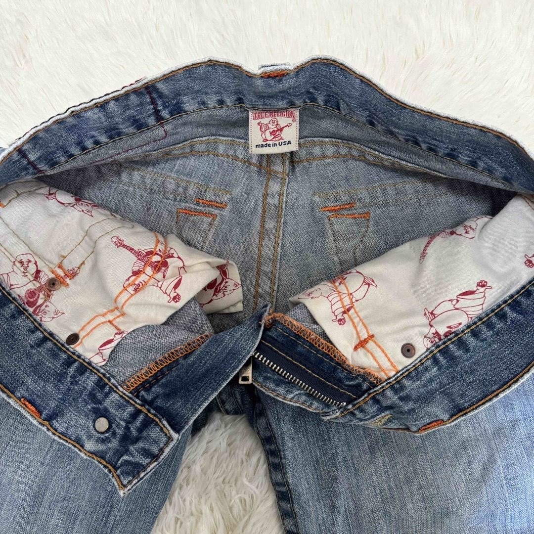 True Religion(トゥルーレリジョン)のTRUE RELIGION JOEY 30×33  ハーフパンツ メンズのパンツ(デニム/ジーンズ)の商品写真