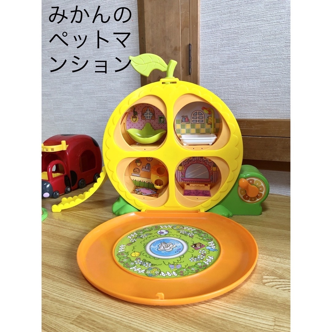 Takara Tomy(タカラトミー)のこえだちゃん　木のおうち　りんご　みかん　てんとうむし　人形　付属品　まとめ売り キッズ/ベビー/マタニティのおもちゃ(知育玩具)の商品写真