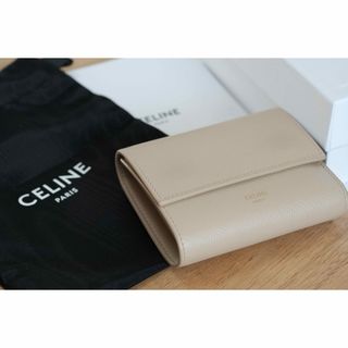 セリーヌ(celine)のCELINE  セリーヌ　スモール トリフォールドウォレット　ヌード(財布)