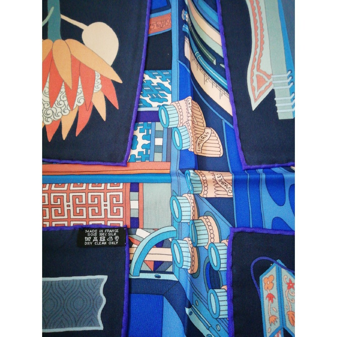 Hermes(エルメス)のHERMES エルメス　スカーフ　カレ90  ある画家の宝物 レディースのファッション小物(バンダナ/スカーフ)の商品写真