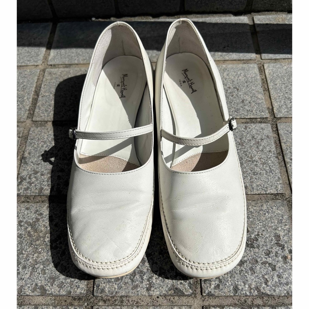 MARGARET HOWELL(マーガレットハウエル)のマーガレットハウエル　白　シューズ レディースの靴/シューズ(ローファー/革靴)の商品写真