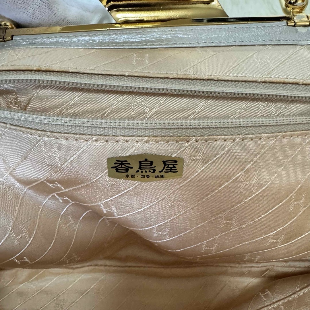 香鳥屋 KATORINE ハンドバッグ　クラッチバック　留め具に豪華装飾　レザー レディースのバッグ(ハンドバッグ)の商品写真