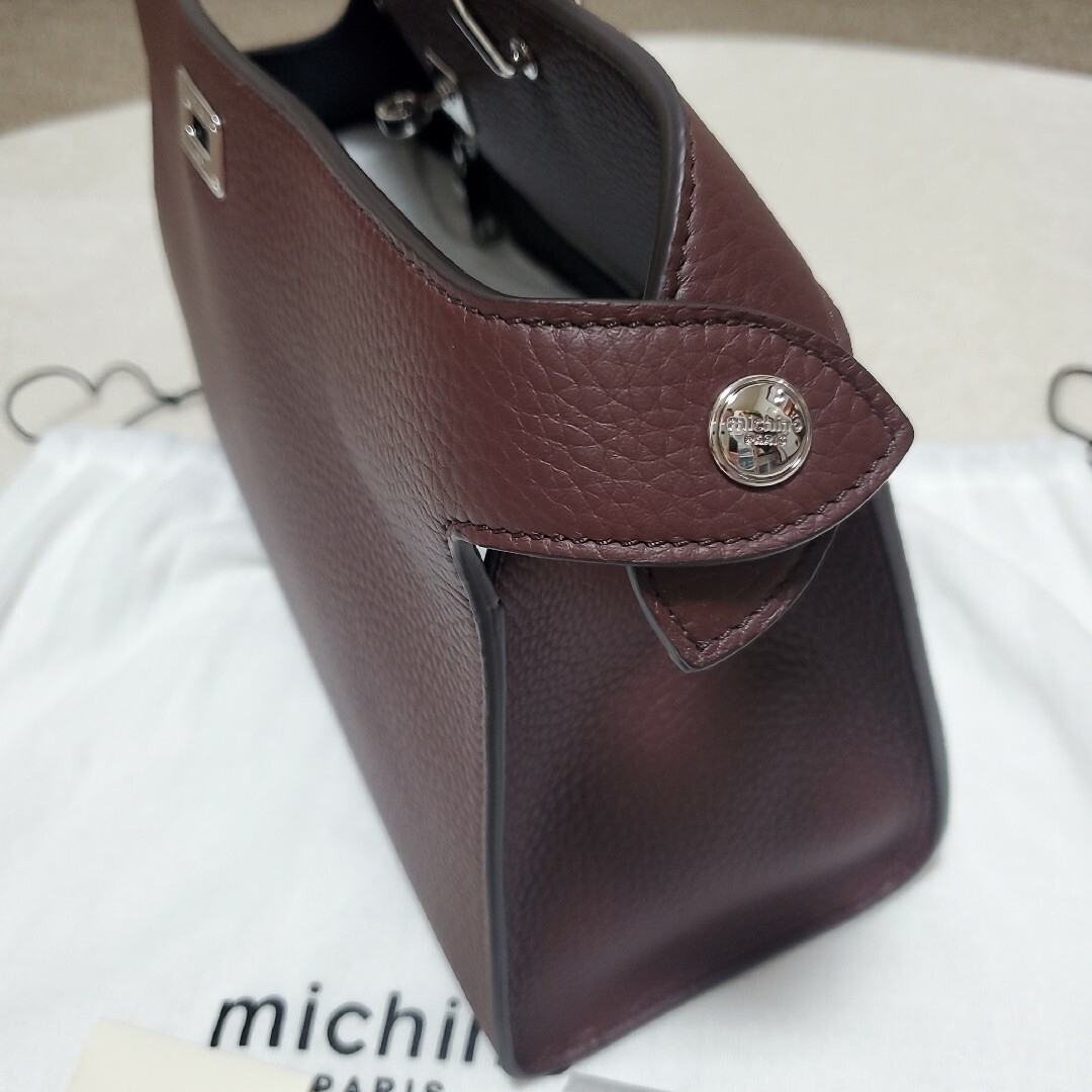 TOMORROWLAND(トゥモローランド)の新品未使用　MICHINO PARI　ミチノパリ　ルテススモール　あずき色 レディースのバッグ(ショルダーバッグ)の商品写真